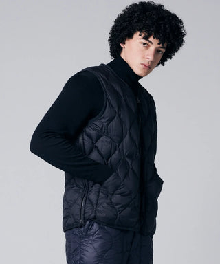 BLACK／Model Height 180cm／Wearing Size M