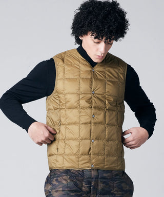 KHAKI／Model Height 180cm／Wearing Size M