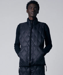 BLACK／Model Height 184cm／Wearing Size L