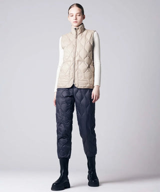 G.BEIGE／Model Height 170cm／Wearing Size XS