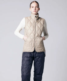 G.BEIGE／Model Height 170cm／Wearing Size XS