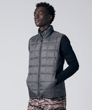 KHAKI／Model Height 184cm／Wearing Size M