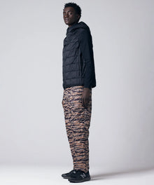 BLACK／Model Height 184cm／Wearing Size L