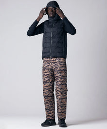 BLACK／Model Height 184cm／Wearing Size L