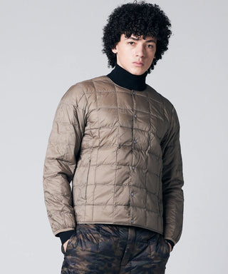 KHAKI／Model Height 180cm／Wearing Size M