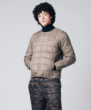 KHAKI／Model Height 180cm／Wearing Size M