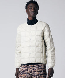 OFF WHITE／Model Height 184cm／Wearing Size L