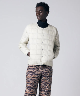 OFF WHITE／Model Height 184cm／Wearing Size M