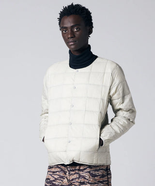 OFF WHITE／Model Height 184cm／Wearing Size M