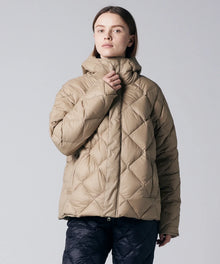 G.BEIGE／Model Height 171cm／Wearing Size XS