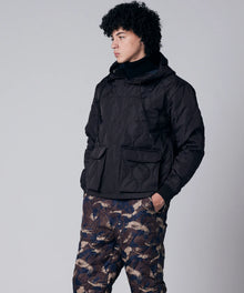 BLACK／Model Height 180cm／Wearing Size M