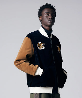 CRZY／Model Height 184cm／Wearing Size M