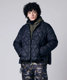 BLACK／Model Height 180cm／Wearing Size M