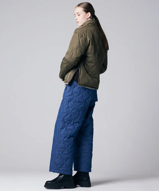 D.OLIVE×CREAM（DOWN SIDE）／Model Height 170cm／Wearing Size XS