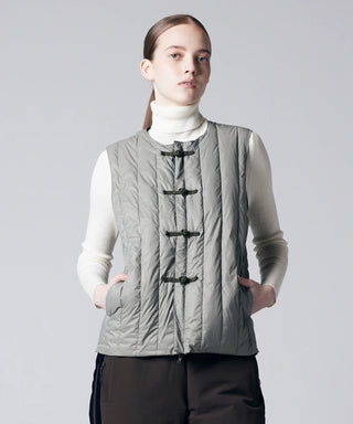 D.SAGE GREEN×D.OLV／Model Height 170cm／Wearing Size XS