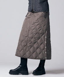 D.KHAKI／Model Height 170cm／Wearing Size M
