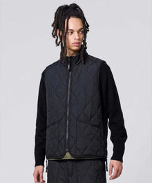BLACK / Model Height 181cm / Wearing Size M