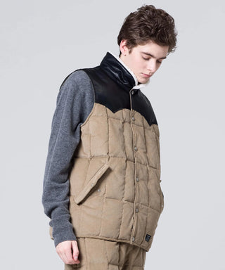 KHAKI / Model Height 182cm / Wearing Size M