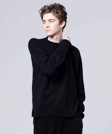 BLACK / Model Height 182cm / Wearing Size M