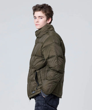 D.OLIVE / Model Height 182cm / Wearing Size M