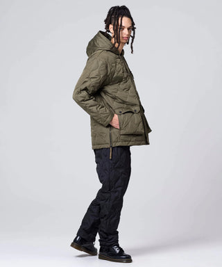 D.OLIVE / Model Height 181cm / Wearing Size M