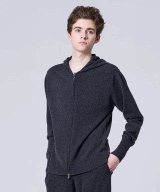CHARCOAL / Model Height 182cm / Wearing Size M