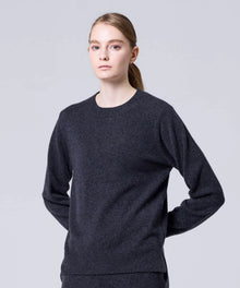 CHARCOAL / Model Height 171cm / Wearing Size S