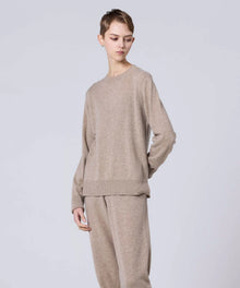 G.BEIGE / Model Height 171cm / Wearing Size S