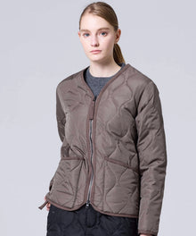 D.KHAKI ／Model Height 172cm／Wearing Size S