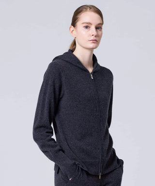 CHARCOAL / Model Height 171cm / Wearing Size S