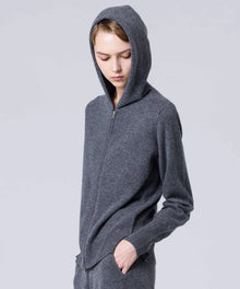 GRAY / Model Height 171cm / Wearing Size S