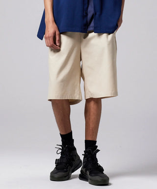 OFF WHITE／Model Height 181cm／Wearing Size M