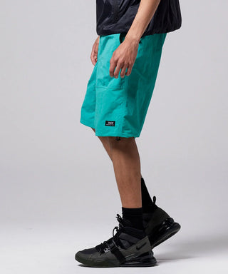 MOSS BLUE GREEN／Model Height 181cm／Wearing Size M