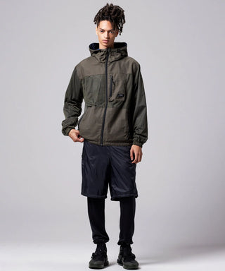 DARK OLIVE×DARK NAVY（front side）／Model Height 181cm／Wearing Size M