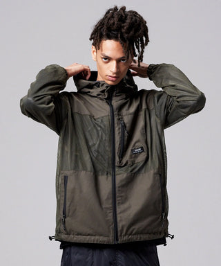 DARK OLIVE×DARK NAVY（front side）／Model Height 181cm／Wearing Size M