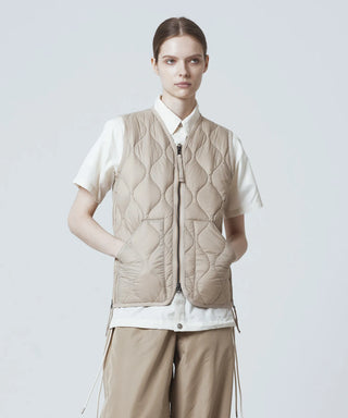 G.BEIGE／Model Height 170cm／Wearing Size XS