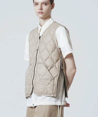 G.BEIGE／Model Height 170cm／Wearing Size XS