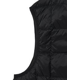 Stretch-piped armholes