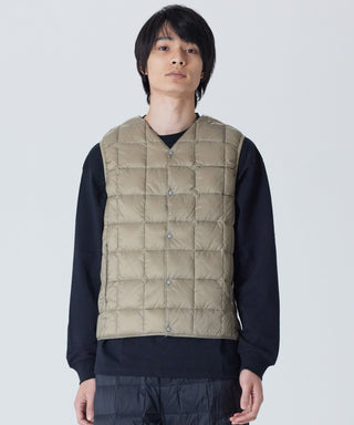 KHAKI／Model Height 178cm／Wearing Size M