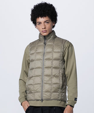 KHAKI／Model Height 180cm／Wearing Size M