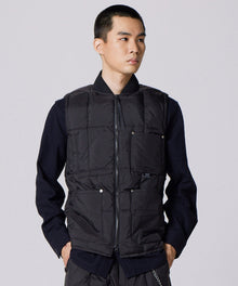 BLACK／Model Height 180cm／Wearing Size M