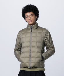 KHAKI／Model Height 180cm／Wearing Size M