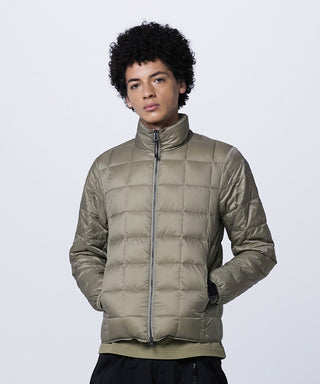 KHAKI／Model Height 180cm／Wearing Size M