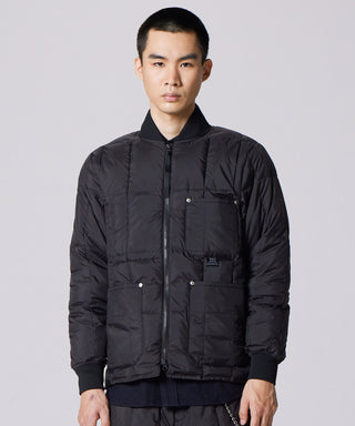 BLACK／Model Height 180cm／Wearing Size M