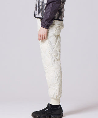 OFF WHITE／Model Height 169cm／Wearing Size XS