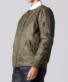 D.OLV×BK（OUTER SIDE）／Model Height 172cm／Wearing Size XS
