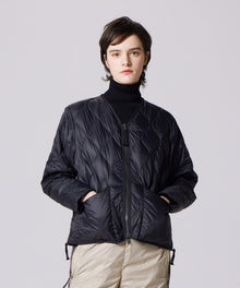 BLACK（OUTER SIDE）／Model Height 169cm／Wearing Size XS