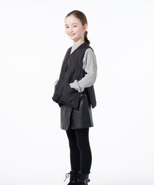 BLACK／Model Height 135cm／Wearing Size 140