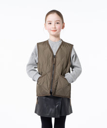 D.OLIVE／Model Height 135cm／Wearing Size 140