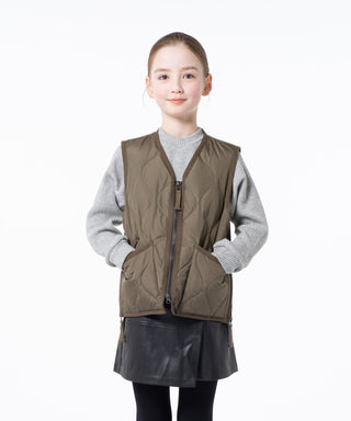 D.OLIVE／Model Height 135cm／Wearing Size 140